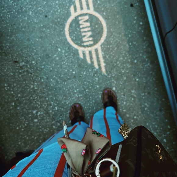 Meet your Posher, Anndria - Picture 3 of 5